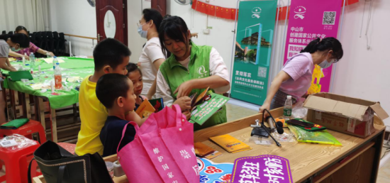 南頭鎮(zhèn)北帝社區(qū)親子立體書(shū)制作暨禁毒宣傳活動(dòng)100.png
