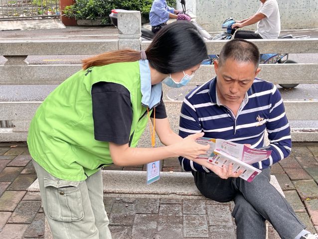 三鄉(xiāng)鎮(zhèn)開展“禁毒宣傳進公園，人人參與共防毒”活動圖片1.JPG