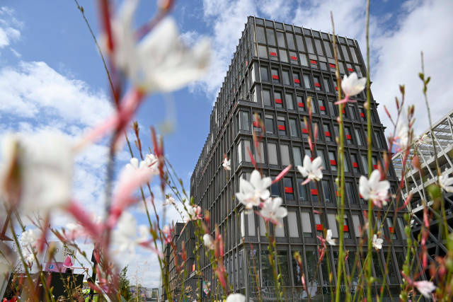 這是7月23日拍攝的巴黎奧運(yùn)村內(nèi)中國(guó)體育代表團(tuán)成員居住的公寓。新華社圖